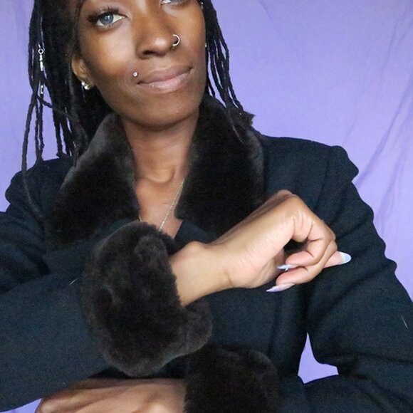 Cache faux fur jacket coat fur cuff in black and dark brown size 6. - Picture 5 of 6